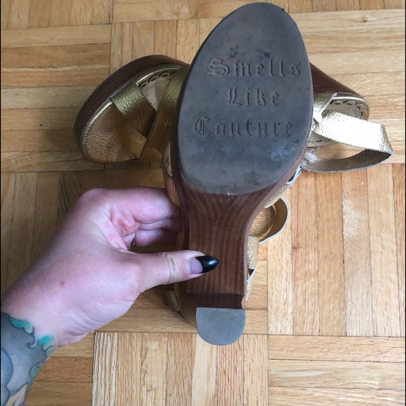 Gently worn gold pumps - Picture 4 of 8